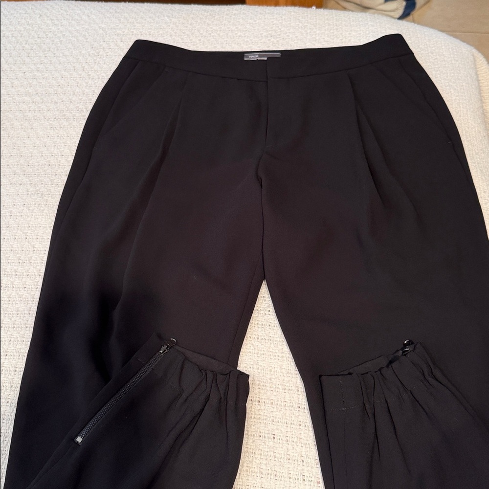 Vince black pant 6 black pleated brand new condition